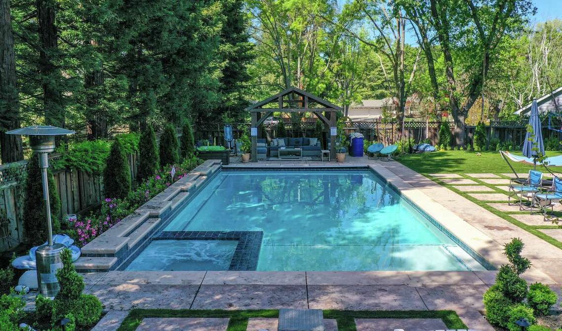 swimming pool contractor st louis county mo